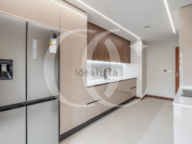Apartamento T3 à venda na Rua Manuel Teixeira Gomes