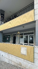 Espaço comercial à venda na Casal de São Brás - Vila Chã