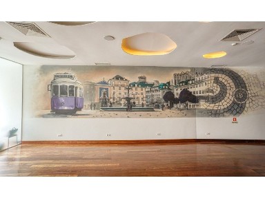 Espaço comercial à venda na Rua do Telhal