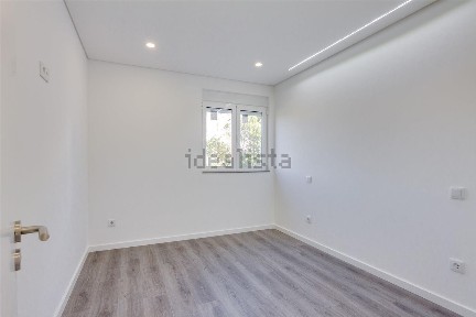 Apartamento T3 à venda na Rua Alferes Barrilaro Ruas