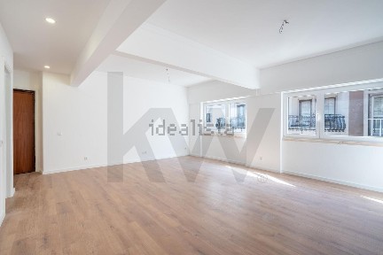 Apartamento T3 à venda na Calçada da Estrela s/n