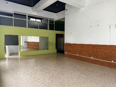 Espaço comercial à venda na Rua Basílio Teles, 15