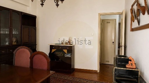 Apartamento T3 à venda na Rua Jorge Barradas