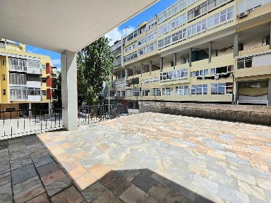 Apartamento T2 à venda na Estrada do Desvio
