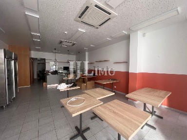 Espaço comercial com rentabilidade à venda em Telheiras