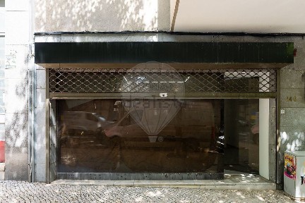 Espaço comercial à venda no Largo Dona Estefânia