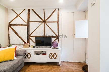 Apartamento T1 à venda na Travessa de Santana, 13