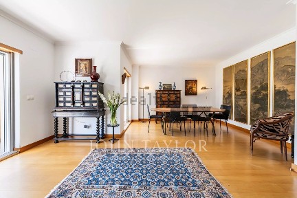 Apartamento T2 à venda na Rua dr manuel antonio da costa de matos
