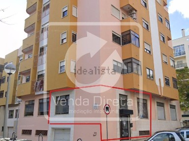 Espaço comercial à venda na Rua C, 6 a