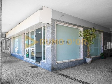 Espaço comercial à venda na Praceta Palmira Bastos