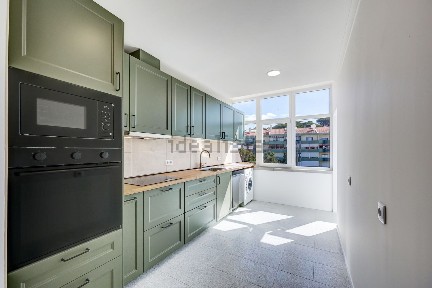 Apartamento T3 à venda na Rua Nuno Gonçalves