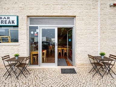 Espaço comercial à venda na Alcoitão