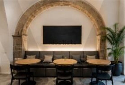 Espaço comercial à venda na Chiado - Pç. de Camões