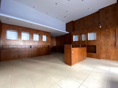 Espaço comercial à venda na Rua Vasco da Gama