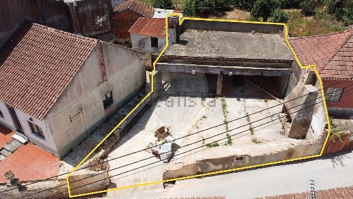 Moradia independente à venda em Cadaval e Pêro Moniz