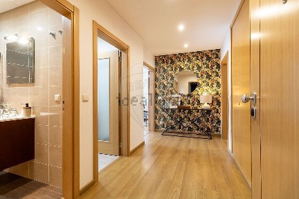 Apartamento T3 à venda na Rua Paço do Sobralinho