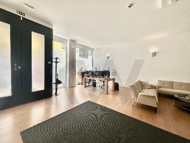 Espaço comercial à venda na Rua Viriato s/n