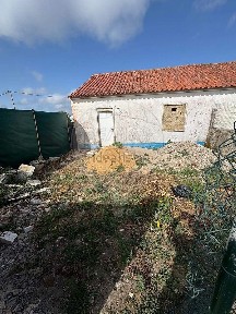 Moradia independente à venda na Travessa das Oliveiras