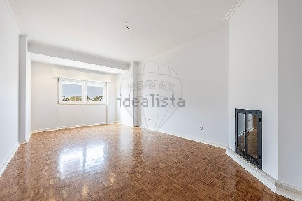 Apartamento T3 à venda na Rua Diogo Cão
