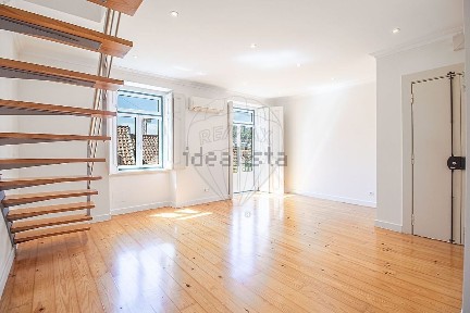 Apartamento T3 à venda na Travessa da Nazaré