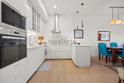 Apartamento T2 à venda na Rua Cidade de Tomar