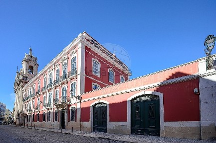 Apartamento T2 à venda na Rua do Olival