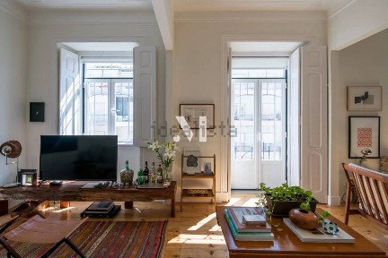 Apartamento T3 à venda na Rua Coelho da Rocha s/n