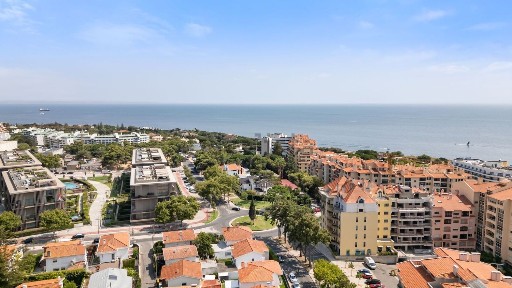 Apartamento T5 à venda na Rua do Farol