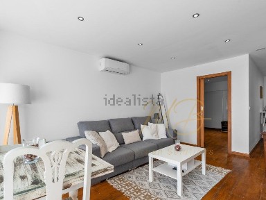 Apartamento T1 à venda na Rua da Cruz a Alcântara