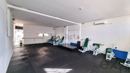 Espaço comercial à venda na Rua Emília das Neves, 23