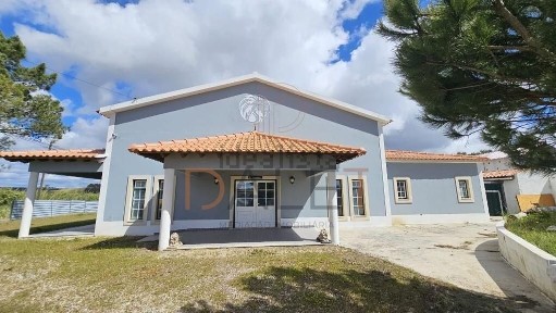 Espaço comercial à venda na Sobreiro Curvo