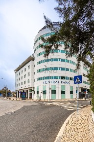 Espaço comercial à venda na Linda-a-Velha