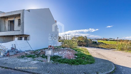 Moradia geminada à venda na Ericeira Norte