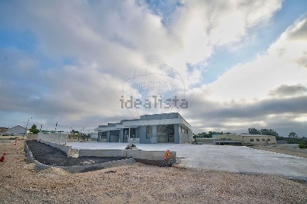 Armazém à venda na N116