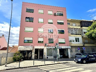 Espaço comercial à venda em Falagueira-Venda Nova