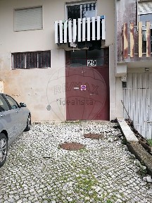 Armazém à venda na Avenida da Creche Pedro Folque