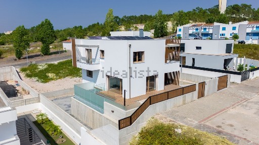 Torres Vedras e Matacães, Urbanização Portela da Villa