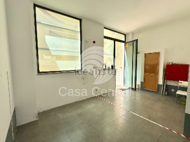 Espaço comercial à venda na Rua Sebastião e Silva, 21