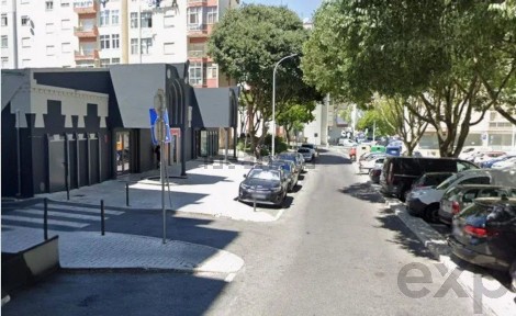Espaço comercial à venda na Reboleira - Atalaia