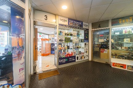 Espaço comercial à venda em Póvoa de Santo Adrião e Olival Basto