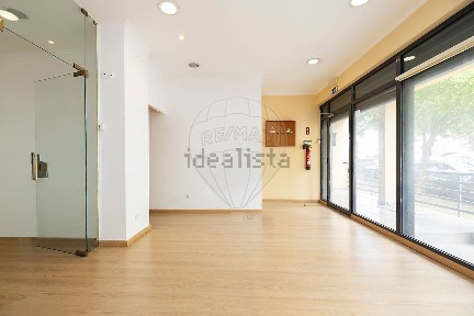 Espaço comercial à venda na Avenida João Paulo II