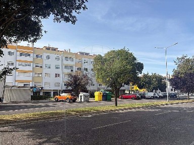 Massamá e Monte Abraão, Massamá, Praça José Viana da Mota