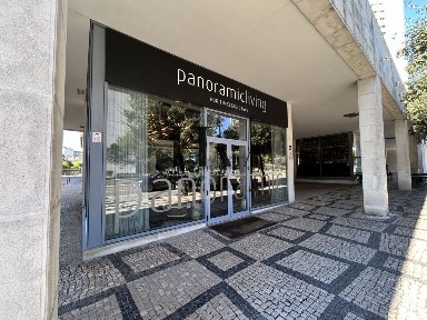 Espaço comercial à venda na Avenida Dom João II