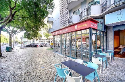Negócio à venda na Rua Rúben Cunha