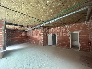 Espaço comercial à venda na Rua Carlos George