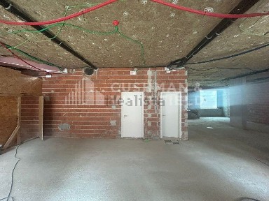 Espaço comercial à venda na Rua Carlos George