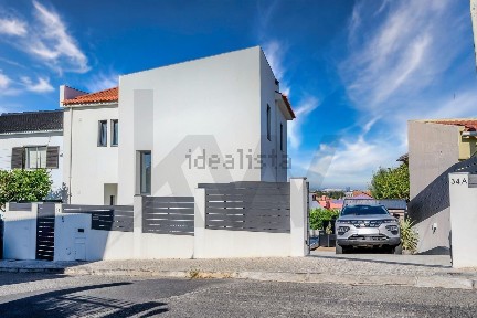 São Domingos de Rana, Zambujal, Praceta Cidade de Coimbra s/n