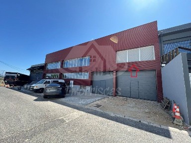 Armazém à venda na Rua 1º de Maio