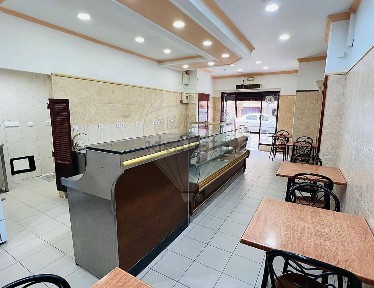 Espaço comercial à venda na Travessa Ivone Silva
