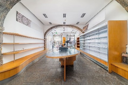 Espaço comercial à venda na Rua de São Julião